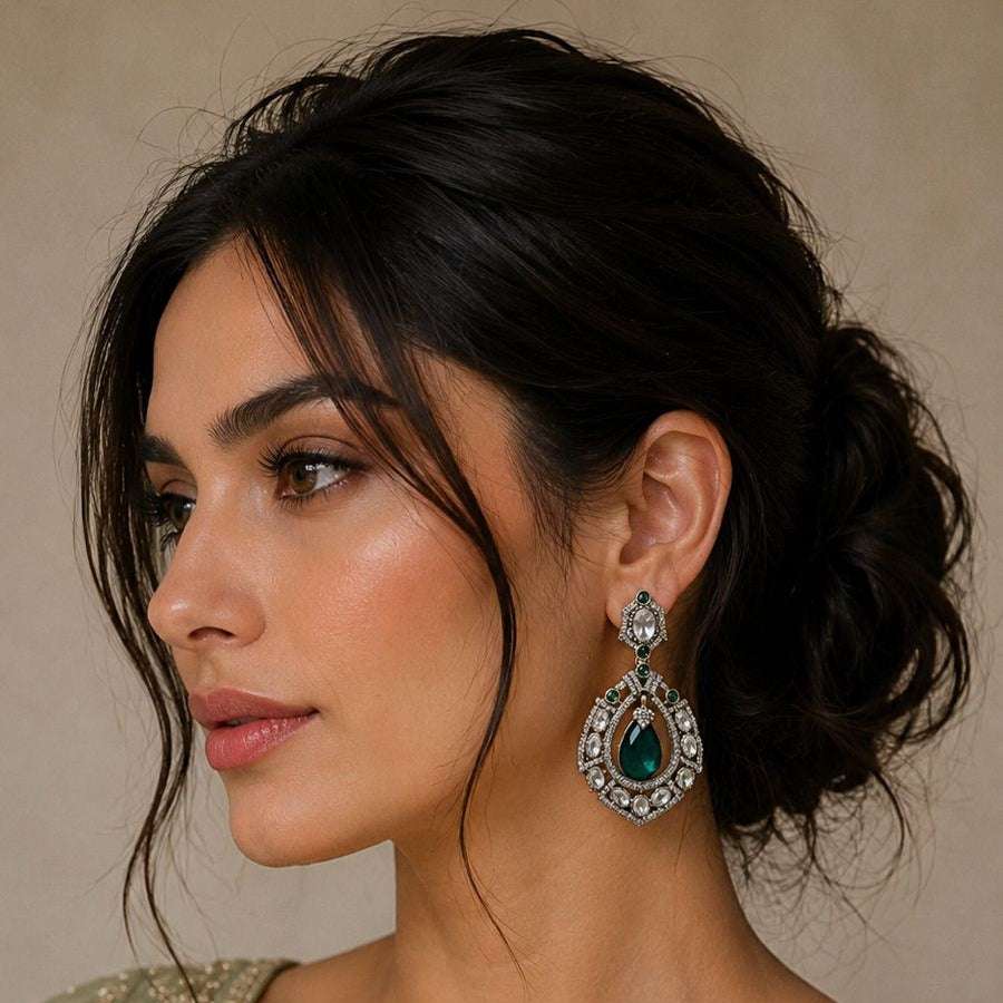 Elegant emerald green teardrop design